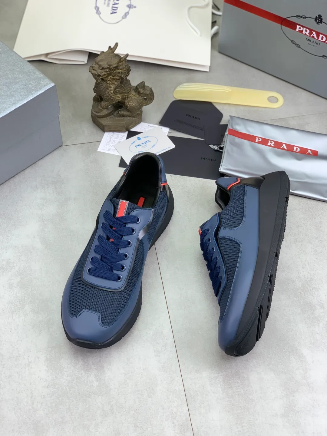 Men's men's shoes💰P580💰【New model】Top quality, new popular models on the official website, which will never go out of style for a century,🆘 The trendy brand (Prada) mainly promotes popular models, avant-garde and versatile fashionable men's shoes, private version molding, cowhide surface splicing 1:1 oil edge processing... fashionable and simple, original imported cowhide interior cowhide feet; the atmosphere and personality are more fashionable, eye-catching and pursuing class. It will subvert old ideas and be a must-have for fashionistas who want to spend time with you! Must keep it! High-end comfort, high-end quality workmanship. Size: 38-44 Various colors available. full package